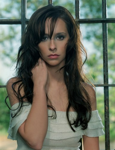 Jennifer Love Hewitt: The Evolution of a Hollywood Star