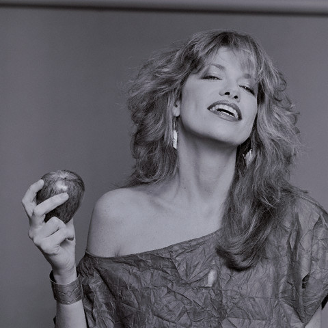 Carly Simon: The Timeless Voice of Folk Rock Carly Simon: The Timeless Voice of Folk Rock