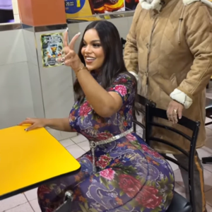 Plus-Size Influencer Sparks Online Debate After Using Two Chairs at a Restaurant