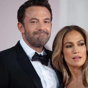 Freshly Divorced, Ben Affleck Takes a Chance on Love, but Jennifer Has Other Plans