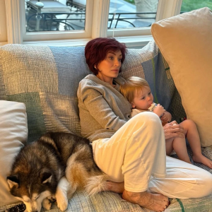 Sharon Osbourne Shares a Tender Family Photo—But the Internet Can’t Stop Talking About Her Feet Sharon Osbourne Shares a Tender Family Photo—But the Internet Can’t Stop Talking About Her Feet