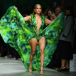 The Story Behind Jennifer Lopez’s Green Versace Dress and How It Changed Fashion Forever The Story Behind Jennifer Lopez’s Green Versace Dress and How It Changed Fashion Forever