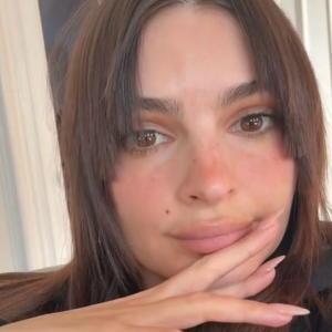Emily Ratajkowski Shares Her “Worst Haircut Ever”—And Fans Can’t Get Enough of Her Honesty Emily Ratajkowski Shares Her “Worst Haircut Ever”—And Fans Can’t Get Enough of Her Honesty