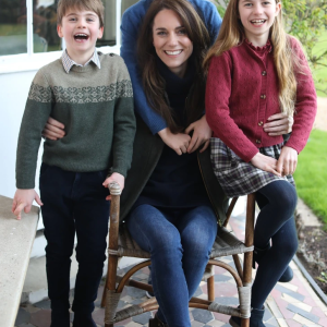 Unraveling the Royal Photo Controversy: The Truth Behind Princess Catherine’s Edited Family Portrait Unraveling the Royal Photo Controversy: The Truth Behind Princess Catherine’s Edited Family Portrait