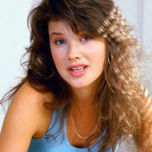 Daphne Zuniga: From ’90s TV Icon to Wellness and Environmental Advocate—Where Is She Now?