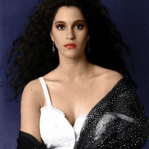 How Jami Gertz Made ‘The Lost Boys’ Unforgettable: A Role That Still Haunts Hollywood