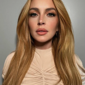 “Face Transplant?” Lindsay Lohan’s New Photo Sparks Buzz as Fans Spot One Stunning Detail