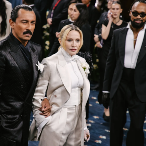 Madonna’s Stunning Return to the Met Gala 2025 Has Everyone Talking Madonna’s Stunning Return to the Met Gala 2025 Has Everyone Talking
