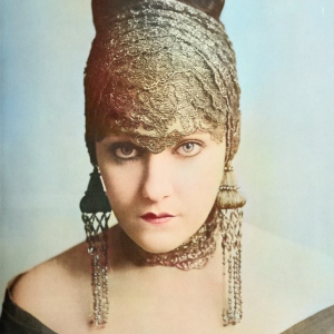 Timeless Icons: 16 Women from the 20th Century Whose Beauty Still Captivates Today Timeless Icons: 16 Women from the 20th Century Whose Beauty Still Captivates Today