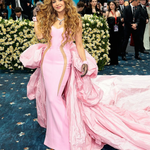 “Is Disrespectful” Shakira’s Look Shocks at 2025 Met Gala — Everyone Is Saying the Same Thing