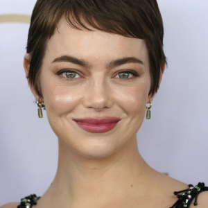 She Looks Different,” Emma Stone Stuns With a New Look, but Everyone’s Talking About One Detail