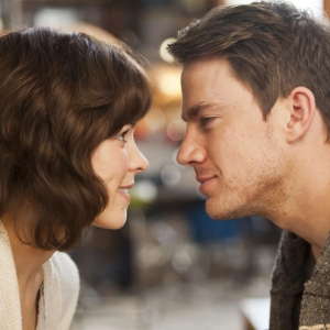 6 Gestures That Show a Man Truly Loves You—and 6 Warning Signs He’s Just Using You